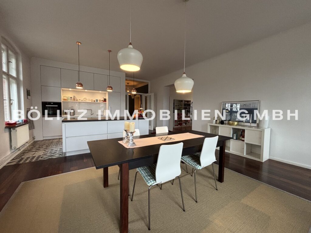 Küche mit Essbereich