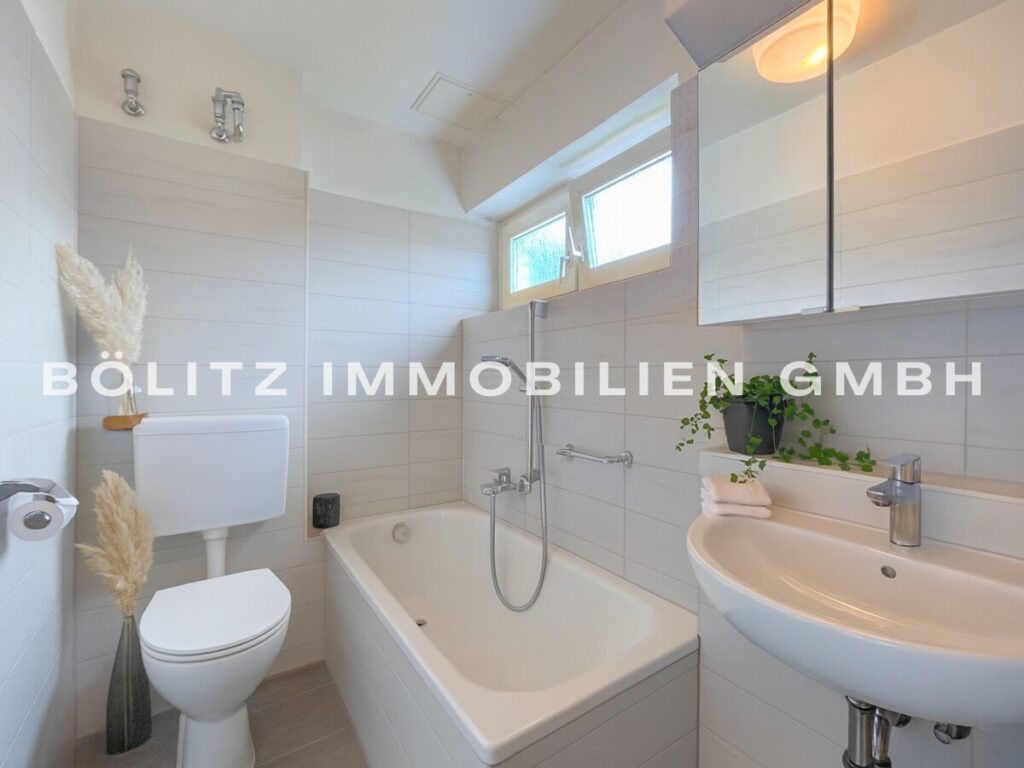 Badezimmer OG (gestaged)