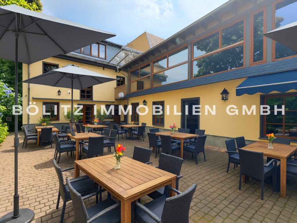 Innenhof gestaged als Gastronomie
