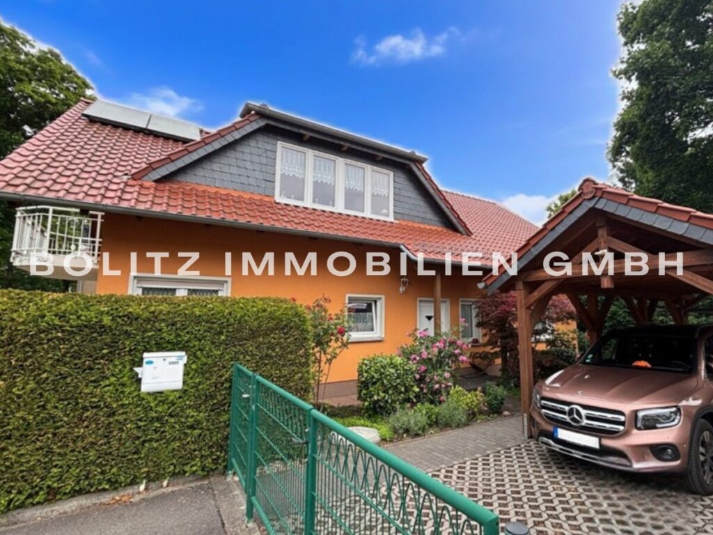 Carport/ Hausansicht