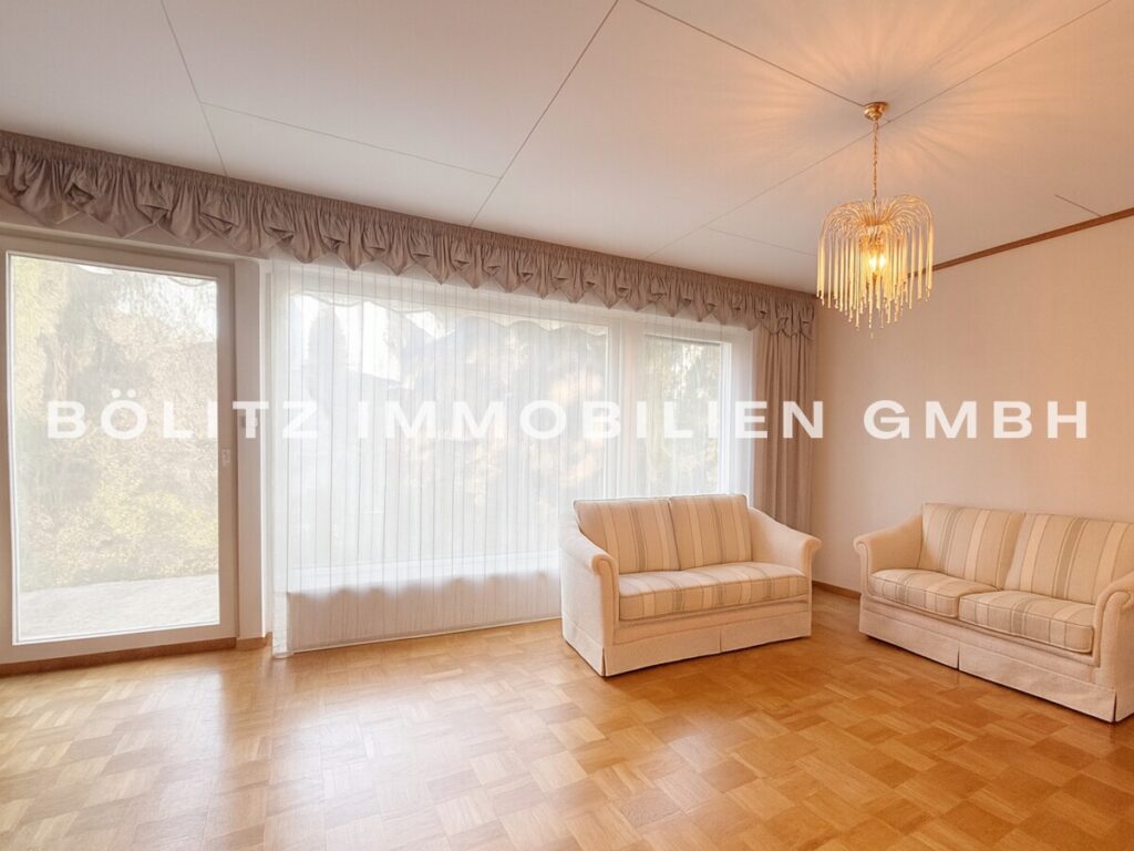 Wohnzimmer EG (mit KI ausgeräumt)