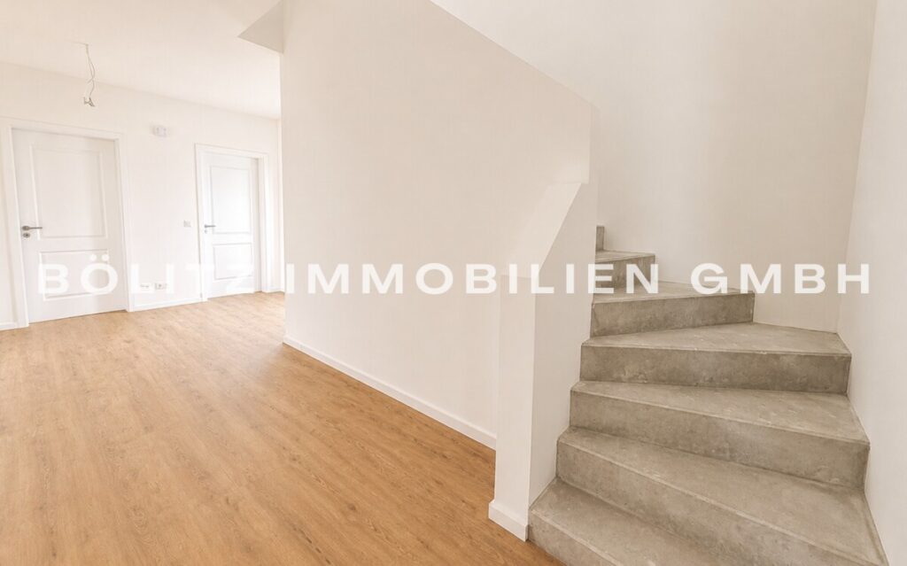 Treppe zum OG
