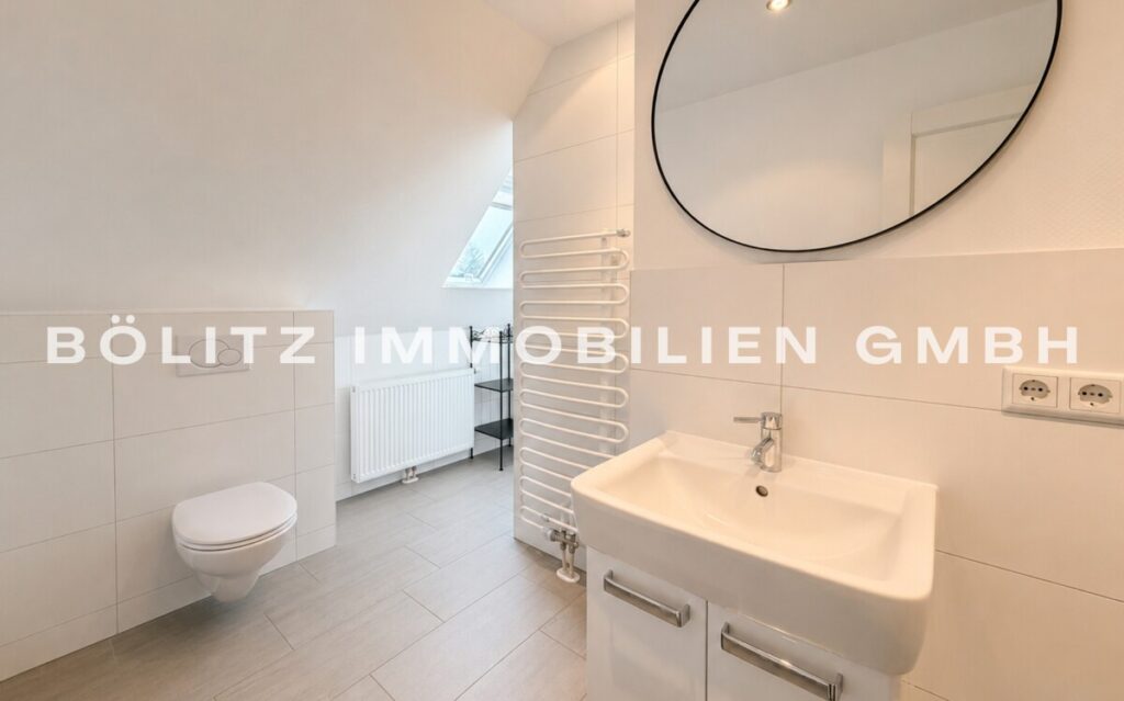 weiteres Badezimmer DG