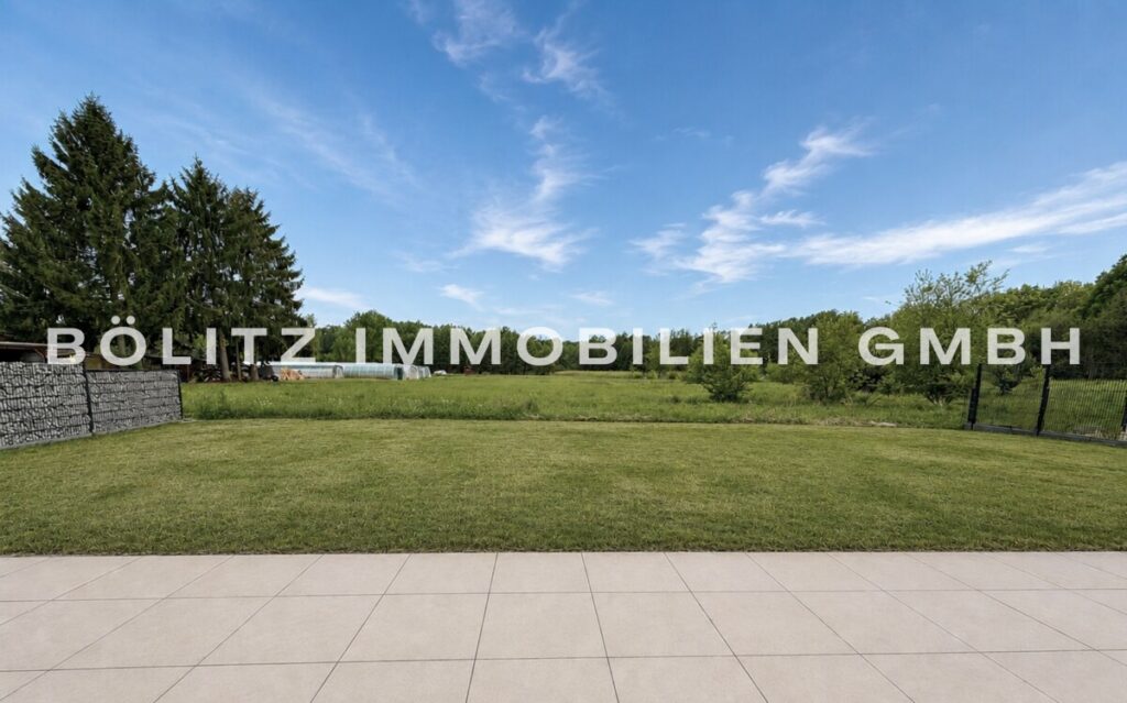 Garten mit unverbauten Blick ins Freie