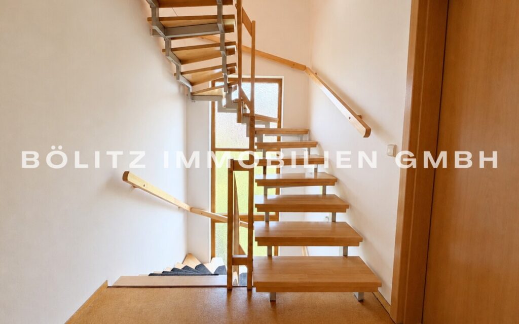 Treppe mit Lichtband