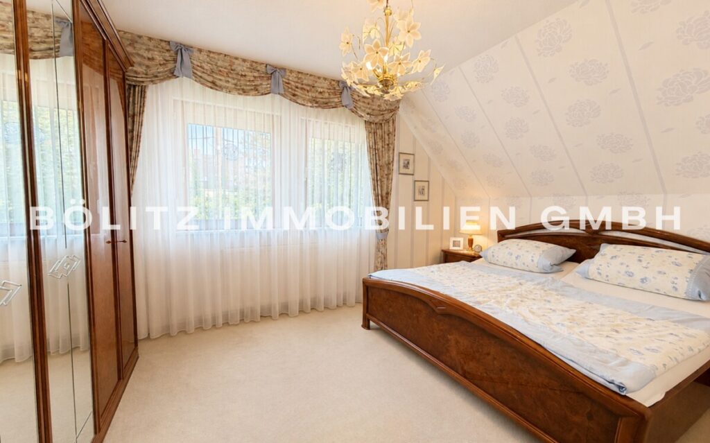 Schlafzimmer DG
