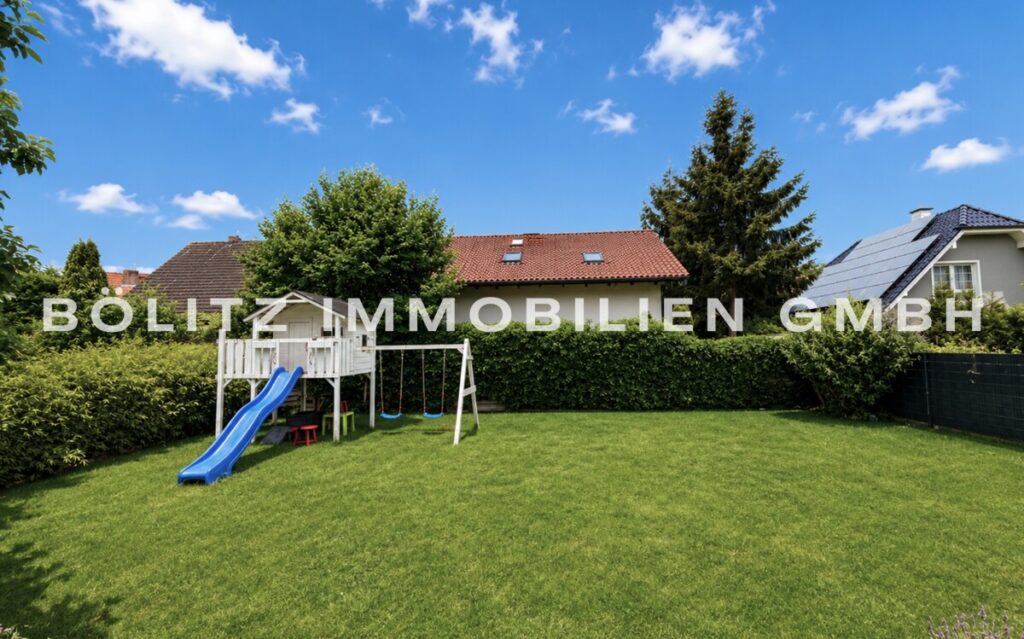 Garten mit Spielgerüst
