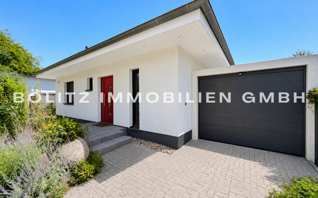 Haus- und Garagenansicht